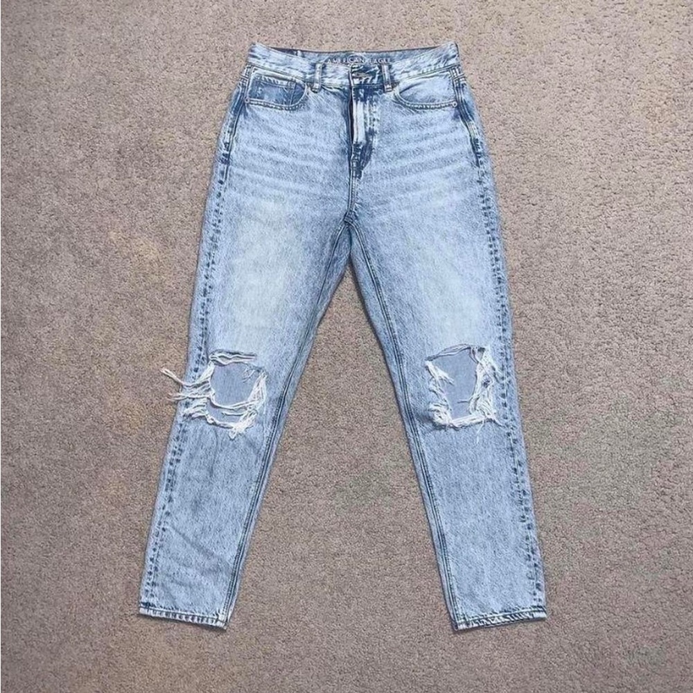American Eagle knee rip jeans